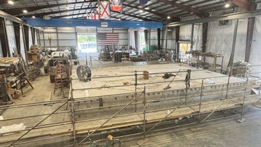 Building platform float in warehouse