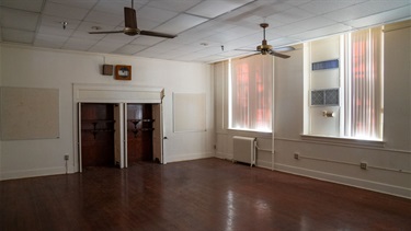 Empty room with no furniture