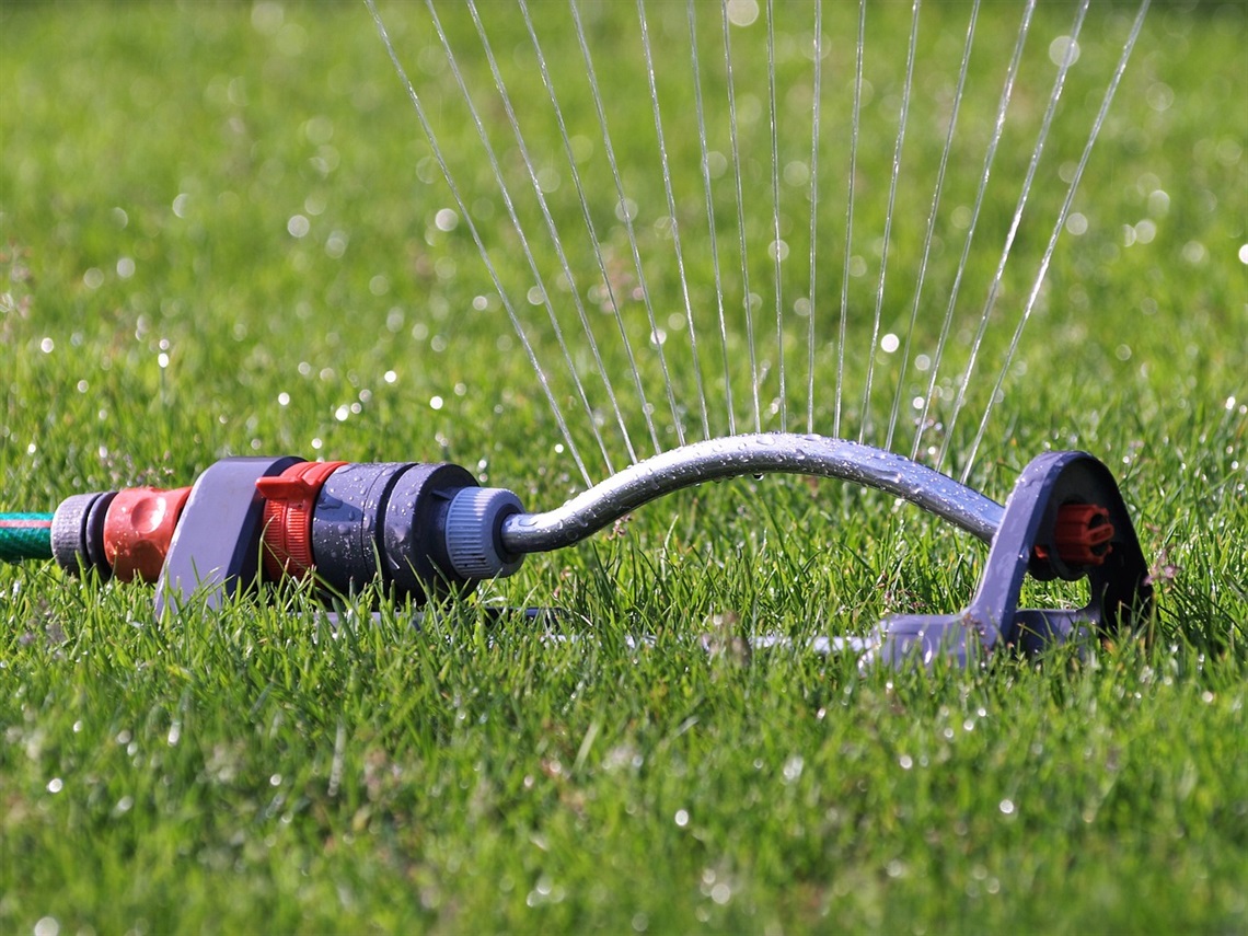 lawn-sprinkler