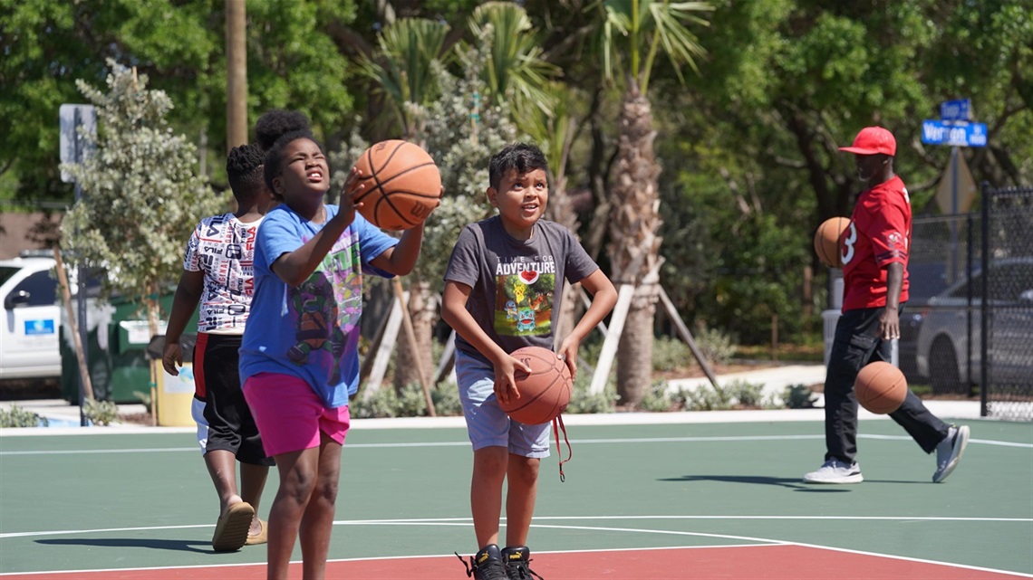 kids playing basketball